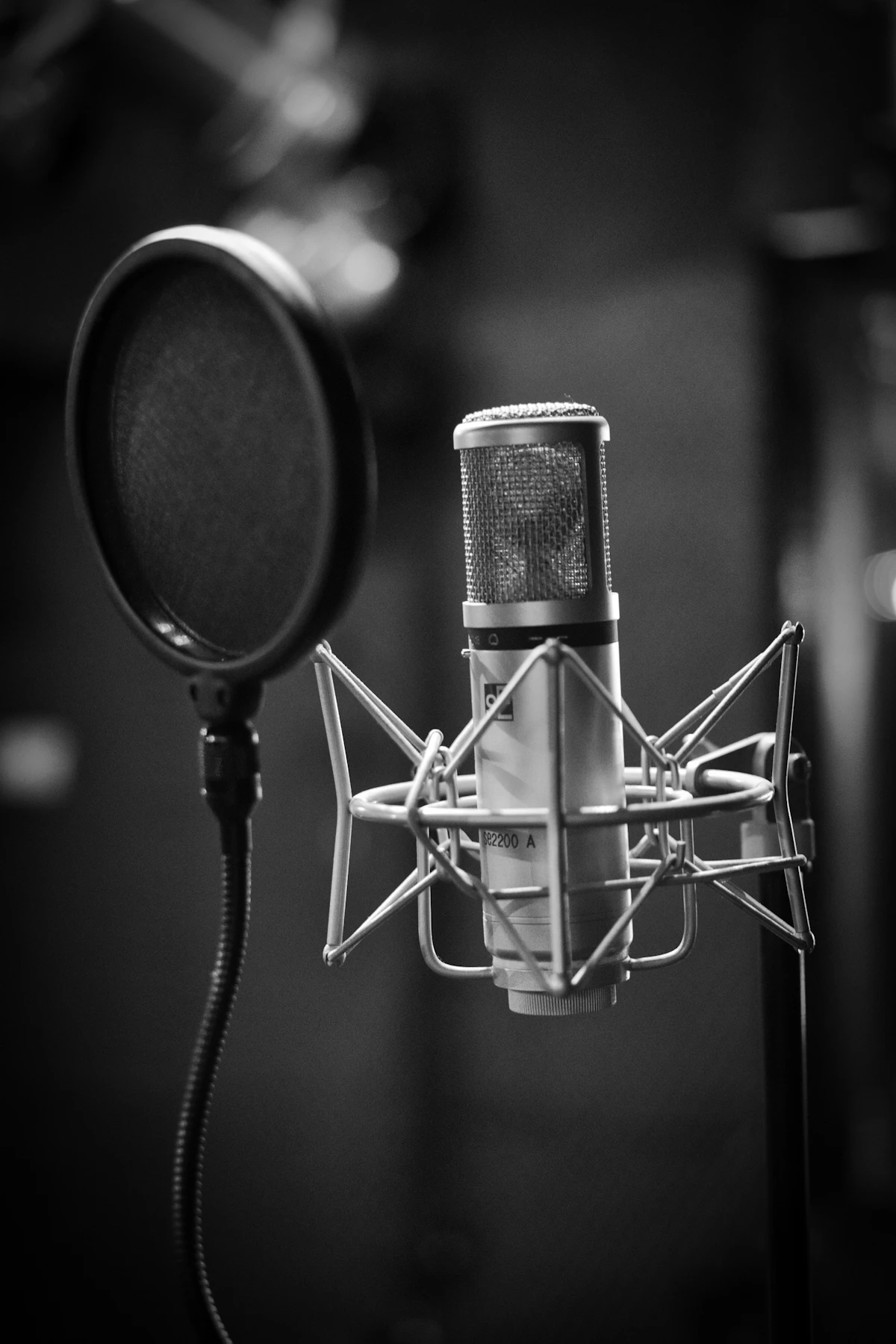 Mikrofon vokal untuk sesi recording Breakout Sound Productions